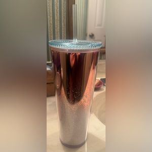 Starbucks Tumbler 24 oz cascading snow, glitter, rose gold, pretty straw & lid